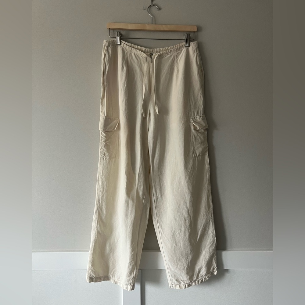 Tommy Bahama Wide Leg Cargo Pants in Cream